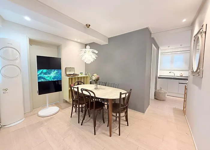 L9 In Hongdae *